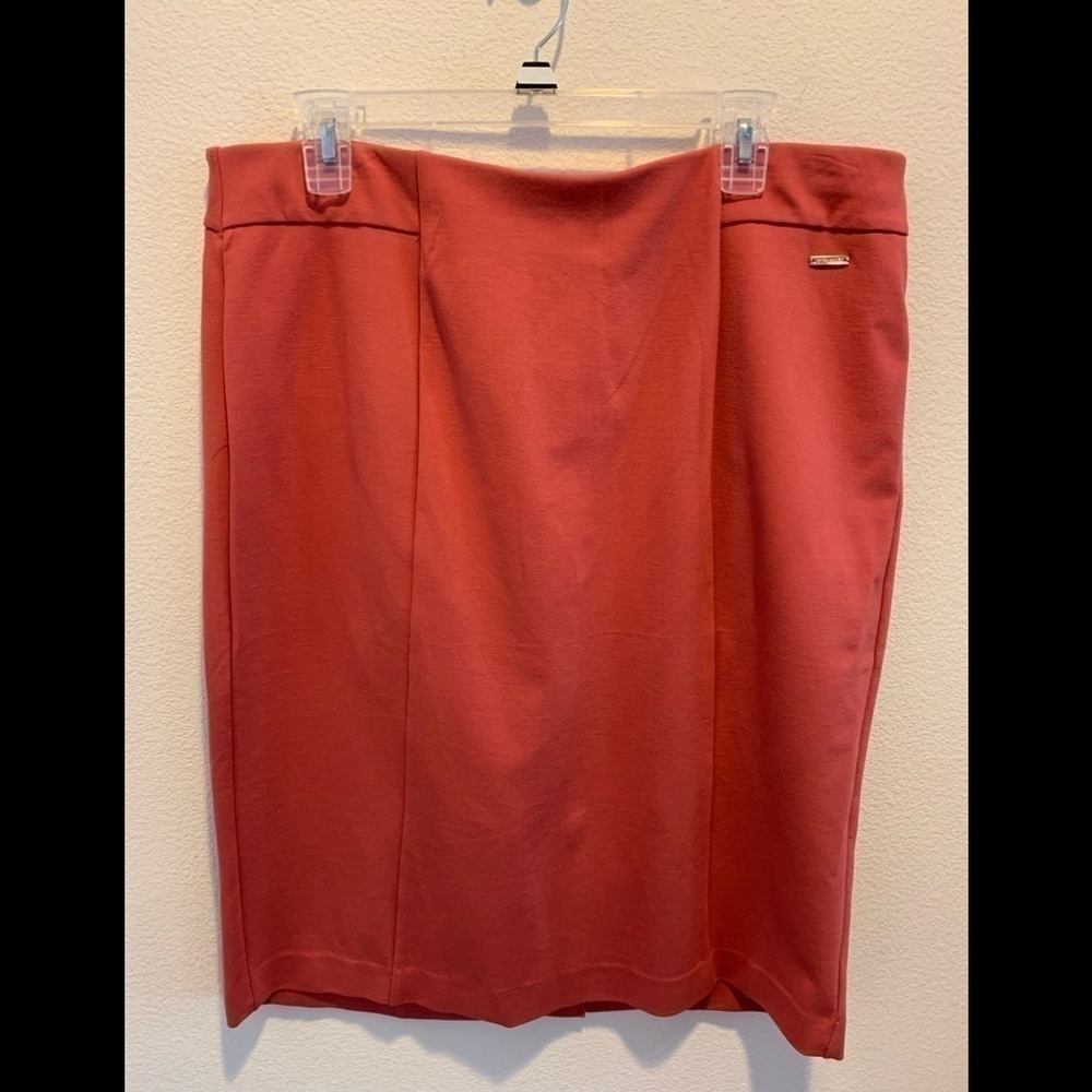 T. Tahari Woman (1X) in Terra Cotta Rose. Waist 36